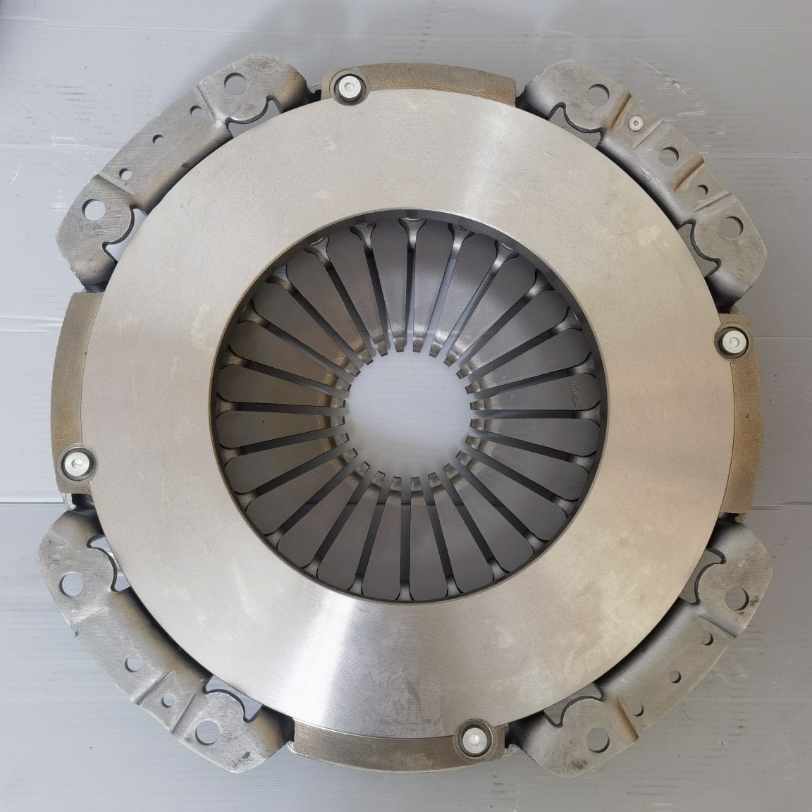 dongfeng Captain Clutch Pressure Plate(concentric hole)